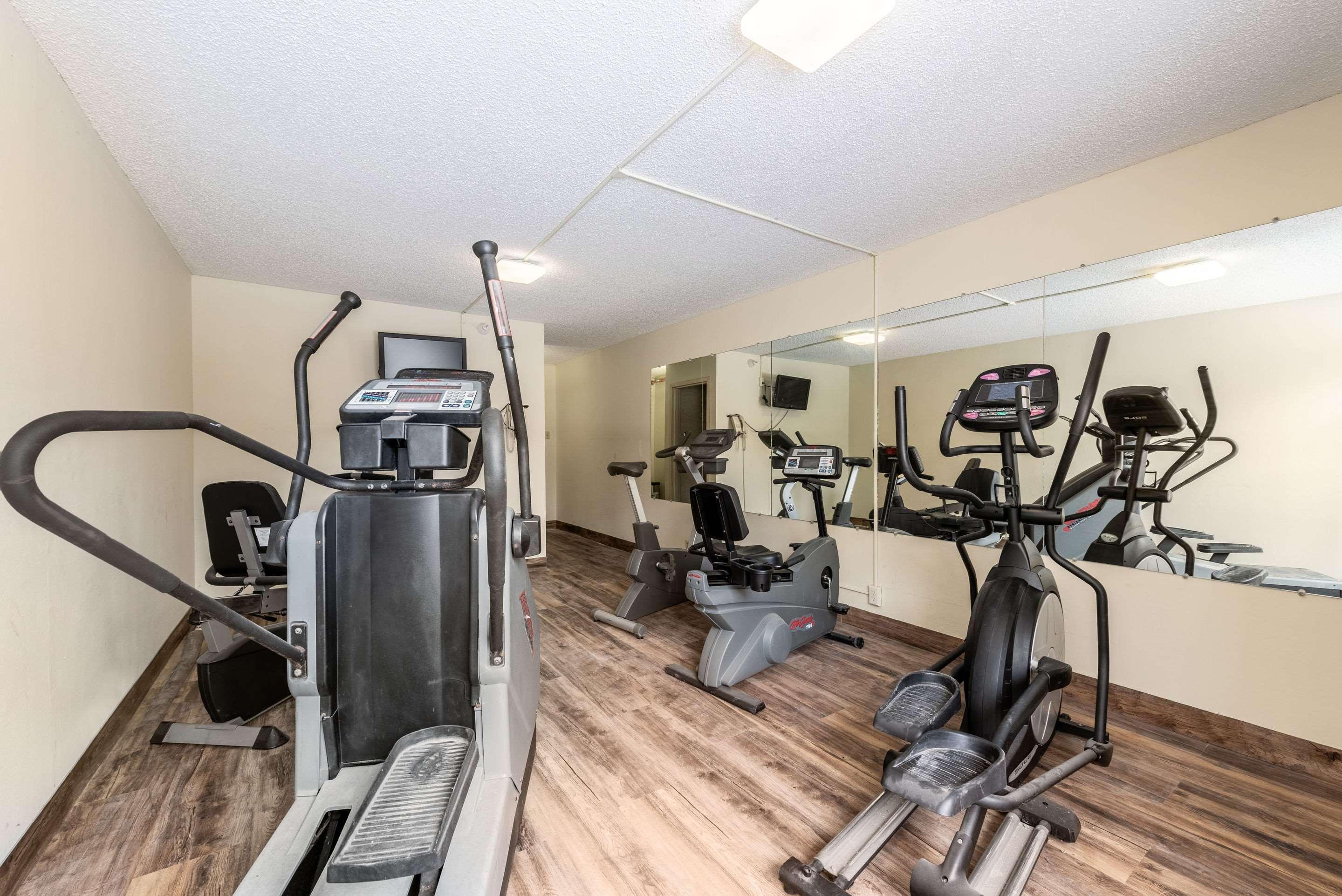 Quality Inn & Suites Брейнърд Екстериор снимка